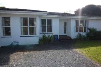 A/8 Serjeant Street, Henderson