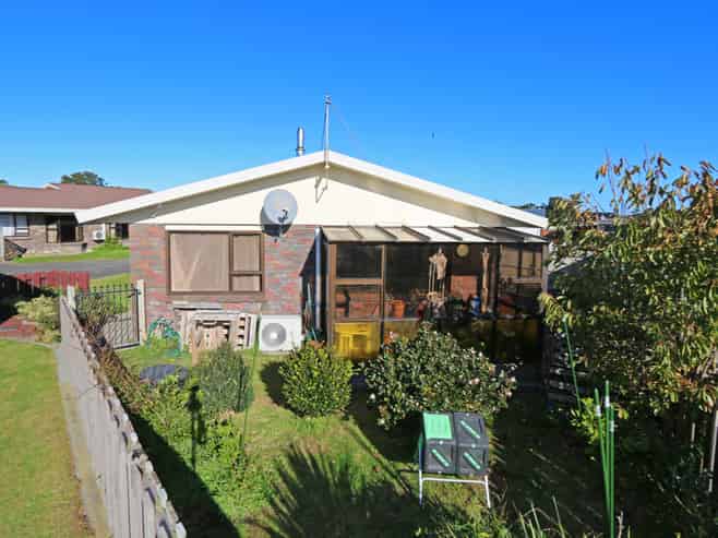 6 Pohutukawa Drive, Opunake