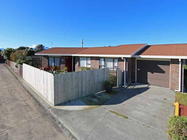 6 Pohutukawa Drive, Opunake