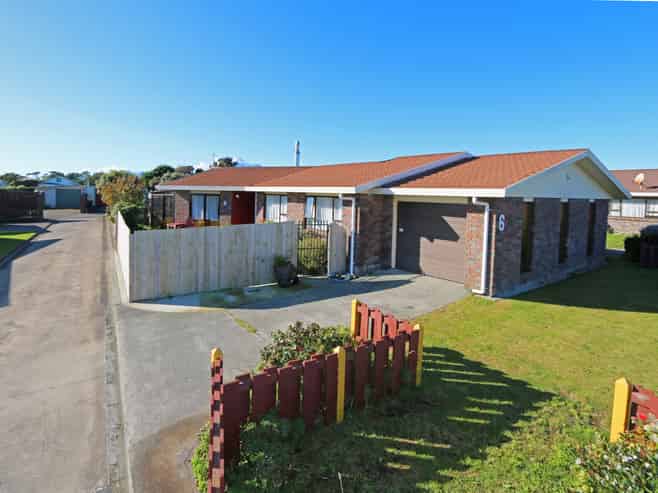 6 Pohutukawa Drive, Opunake