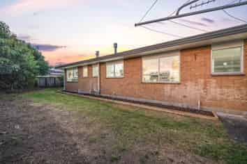 2/24 Waimana Road, Conifer Grove