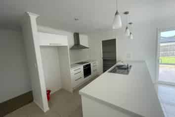 350 One Tree Point Road, One Tree Point