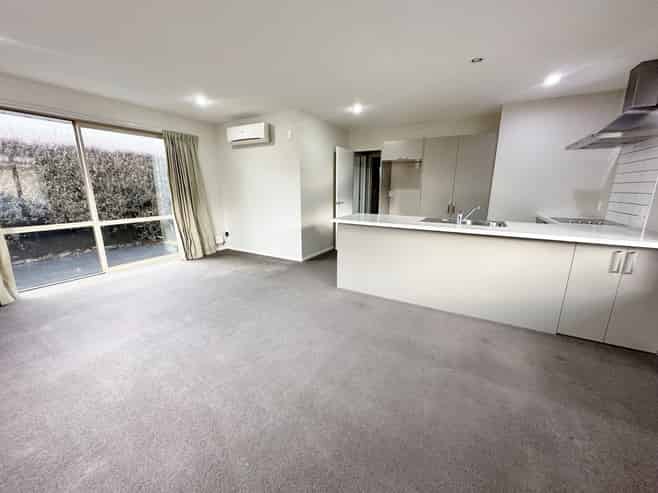 42 Thackeray Pl, Waltham