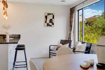 2/5a Opoia Road, Hamilton East