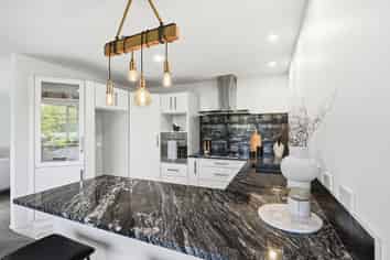 2/5a Opoia Road, Hamilton East