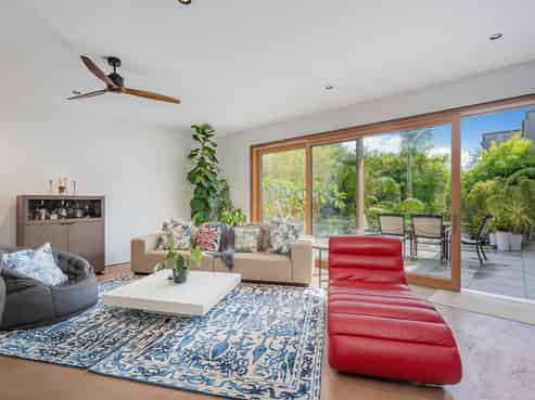 6 Robinson Road, Whitianga