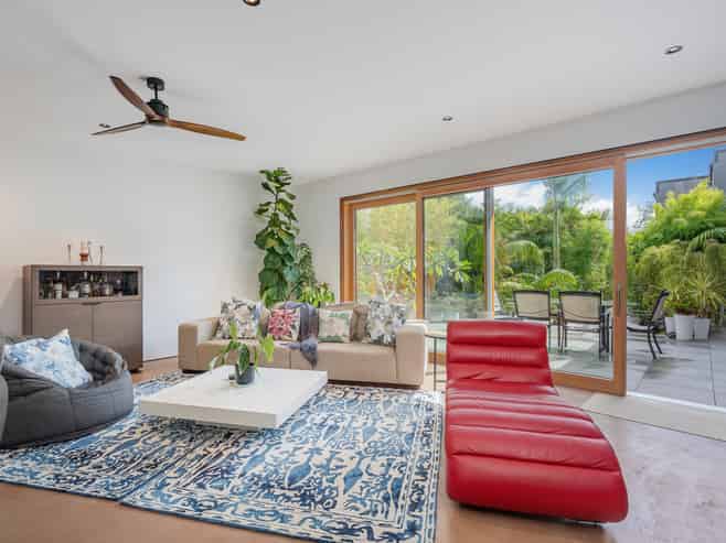 6 Robinson Road, Whitianga