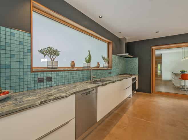 6 Robinson Road, Whitianga