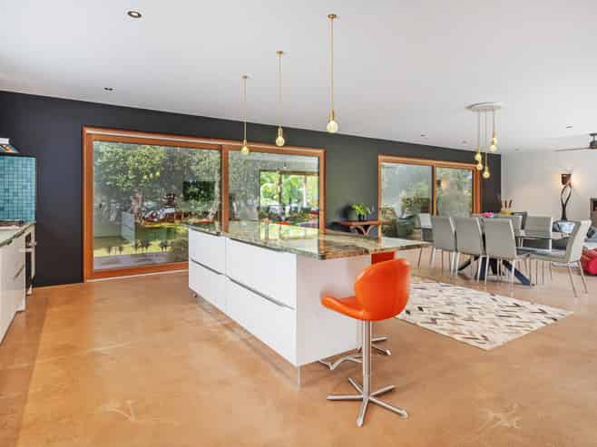 6 Robinson Road, Whitianga