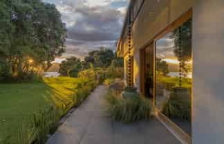 6 Robinson Road, Whitianga