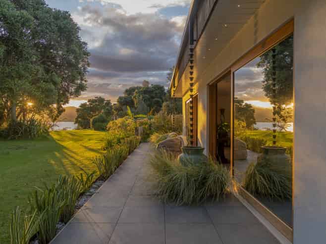 6 Robinson Road, Whitianga