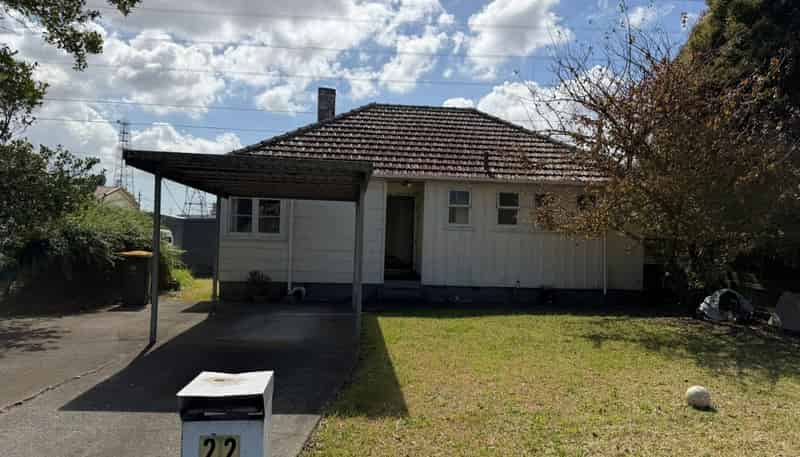 22 Waipapa Crescent , Otara