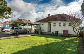22 Waipapa Crescent , Otara