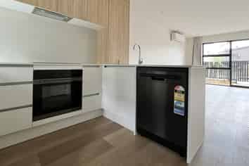 4/474 West Coast Road, Glen Eden