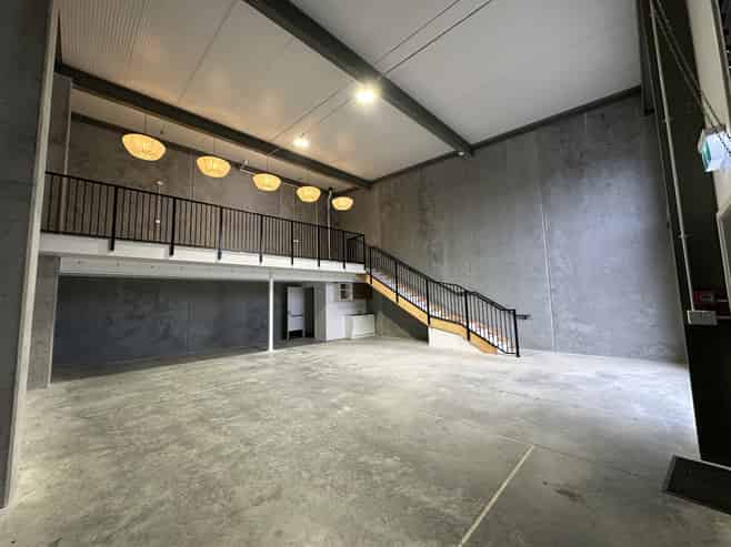 Easy access front unit for Lease