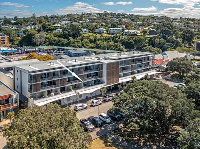 7/6 Beach Front Lane, Browns Bay