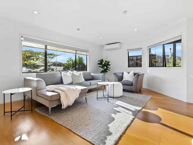 126 Te Wharau Drive, Greenhithe