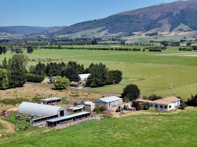 137 and 17 Kirks Drain Road, Momona