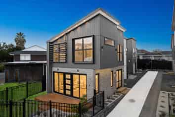 7C Sirius Place, Botany Downs