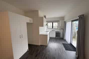 12 Surrey Street, Caversham