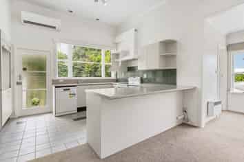 2/6 Aratonga Avenue, Greenlane