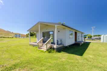 1514 Run Road, Tapora