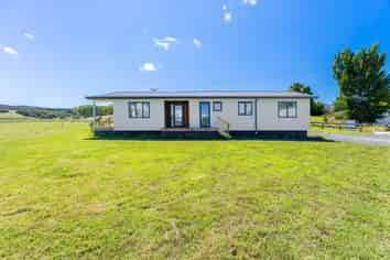 1514 Run Road, Tapora