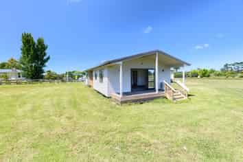 1514 Run Road, Tapora