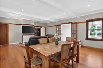 7 Stratton Street, Normandale