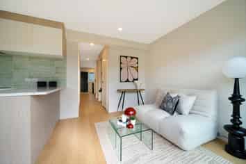 2/114 Don Buck Road, Massey