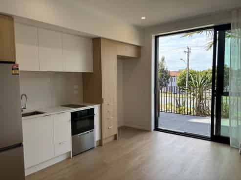 G02/2B Te Ara Taurapa, Point Chevalier