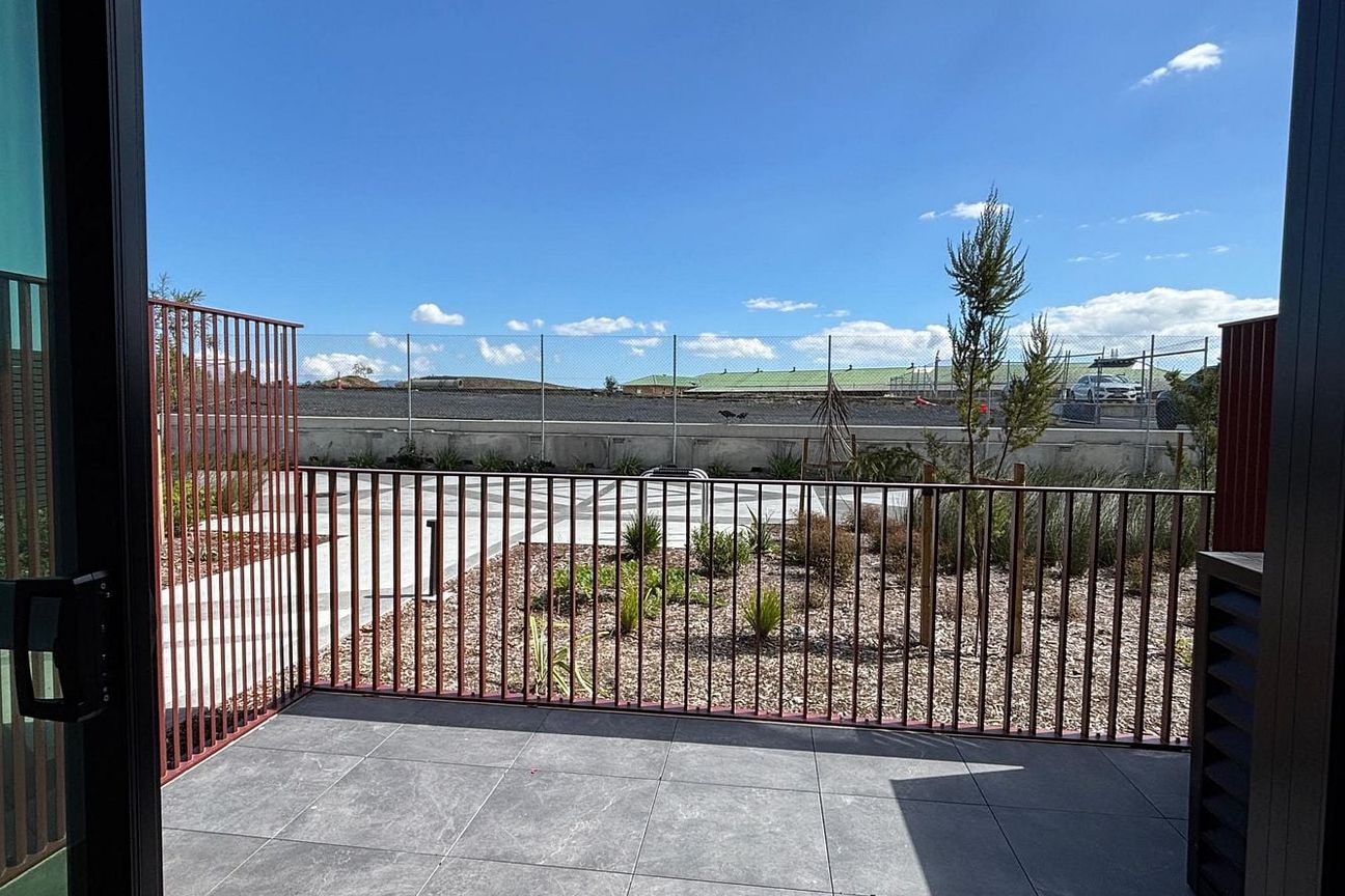 Brand New Ground Floor Live Garden Studios - Meer