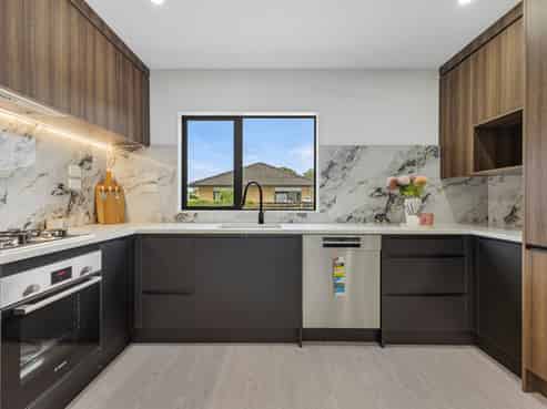 16A Huia Road, Papatoetoe