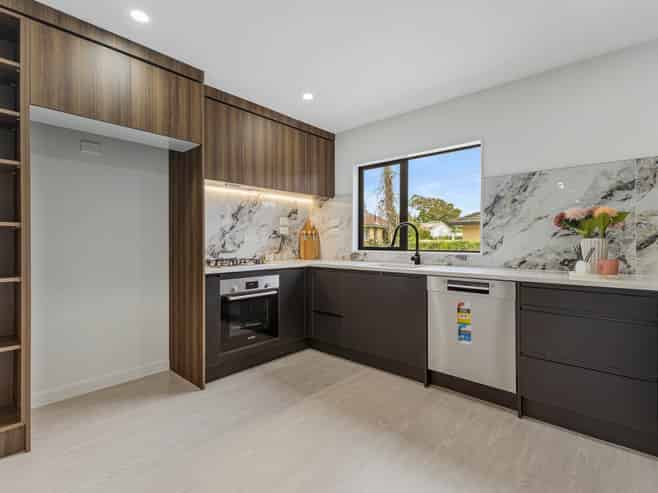 16A Huia Road, Papatoetoe