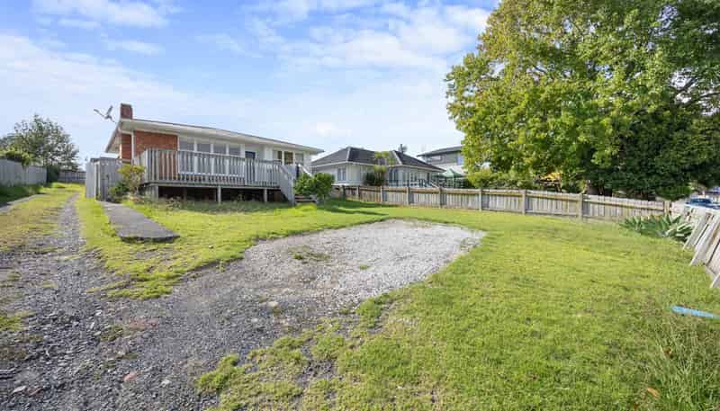 1/ Kervil Avenue, Te Atatu Peninsula