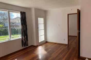 2/51 Cardiff Road, Pakuranga