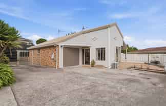 22B Otumoetai Road, Judea