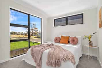 2B Mayflower Close, Mangere East