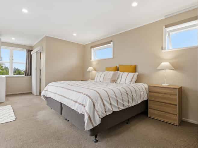 129 Kingswood Road, Brookfield