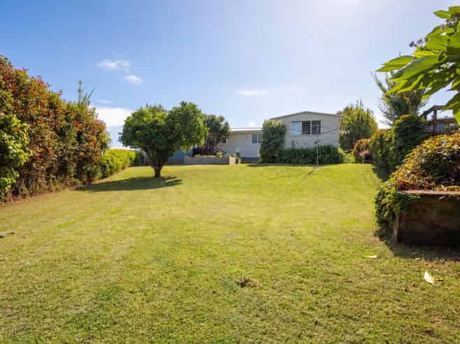 129 Kingswood Road, Brookfield