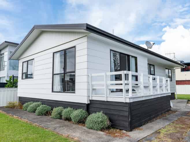 617A Harbour View Road, Whangamata