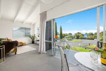 9 Sunlight Promenade, Snells Beach
