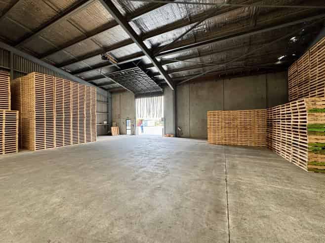 Storage warehouse with secure yard