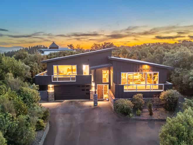 75 Mount Marua Way, Upper Hutt