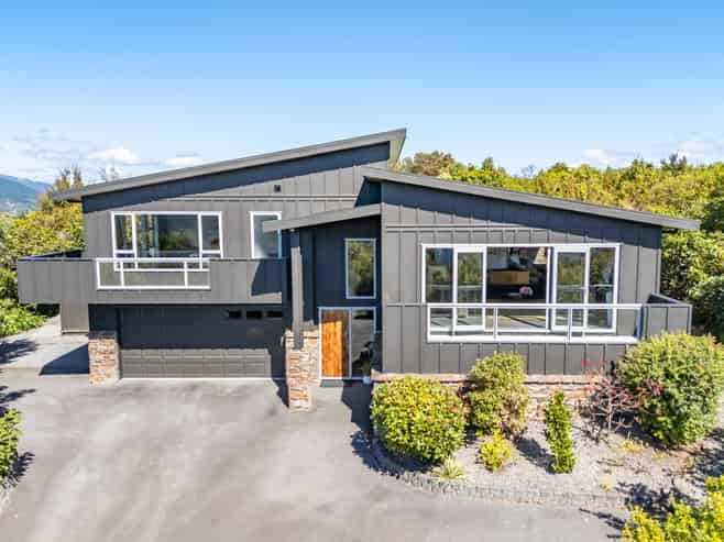75 Mount Marua Way, Upper Hutt