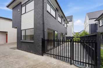 7C Holland Avenue, Point England