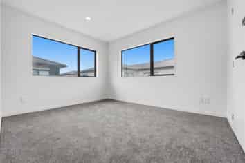 7C Holland Avenue, Point England