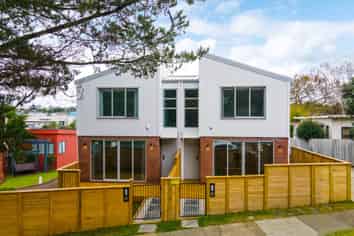 2/61 Glenview Road, Glen Eden