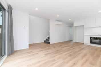 2/61 Glenview Road, Glen Eden