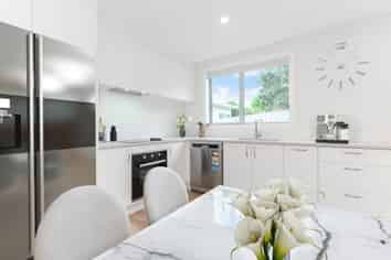 2/61 Glenview Road, Glen Eden